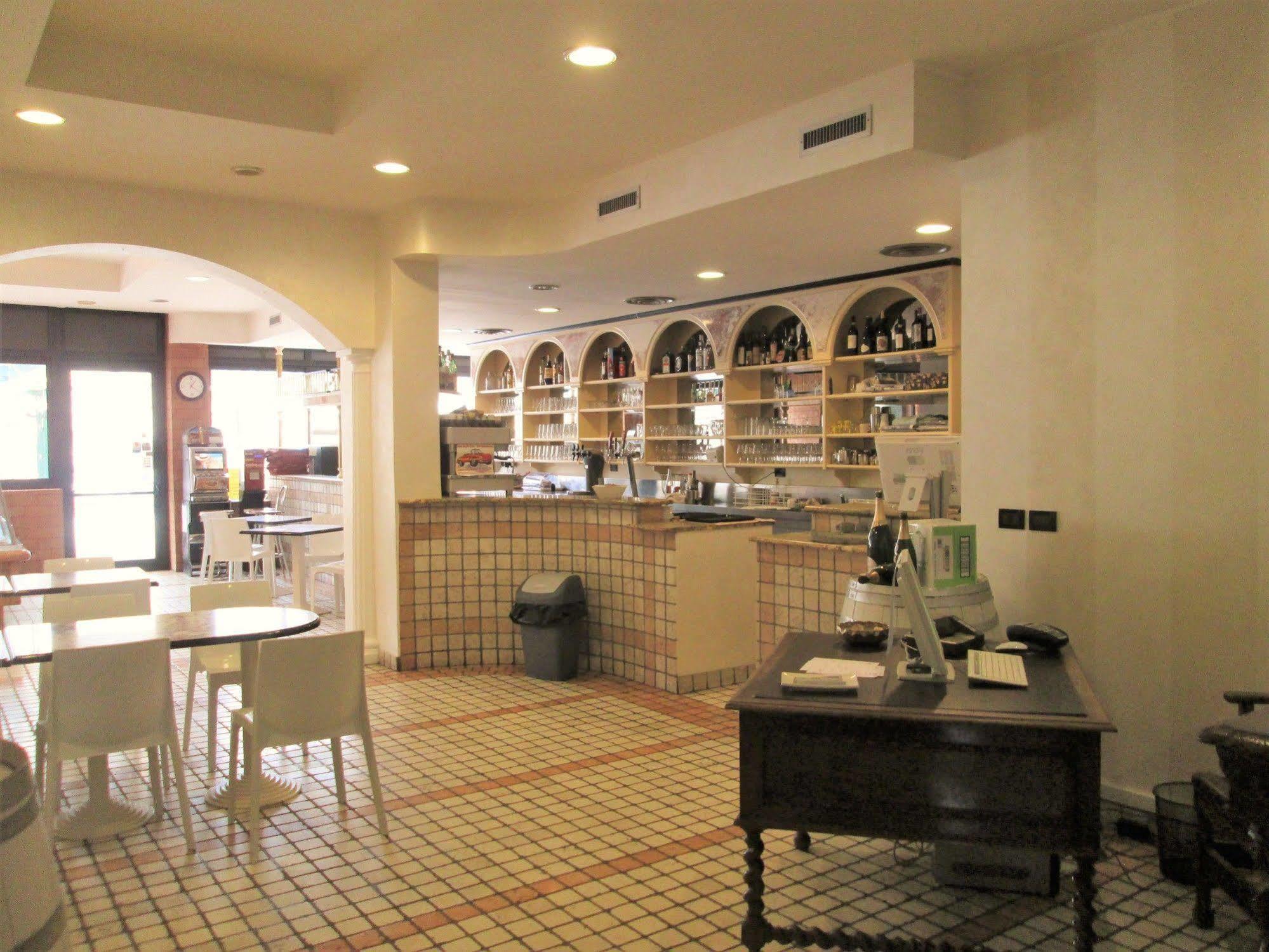 Hotel Stazione 파라티코 외부 사진